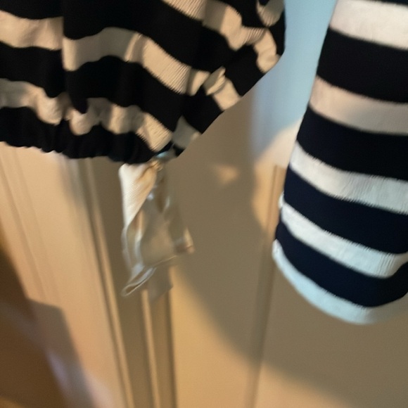 Cute striped lightweight pullover. Soft and like a favorite sweatshirt - Picture 3 of 4